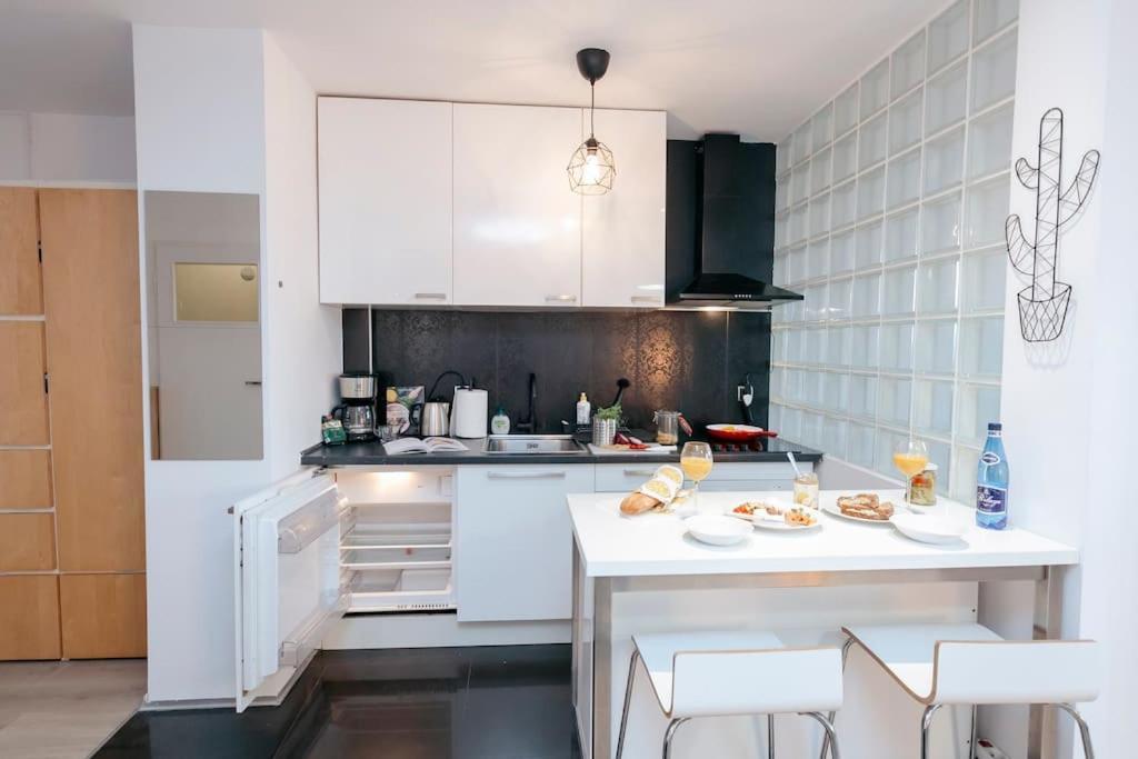 Wawaview! Studio With An Amazing View! Powisle. Warszawa Exteriör bild