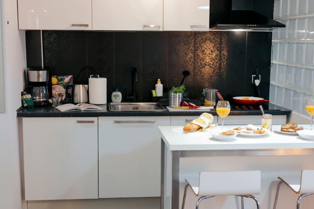 Wawaview! Studio With An Amazing View! Powisle. Warszawa Exteriör bild